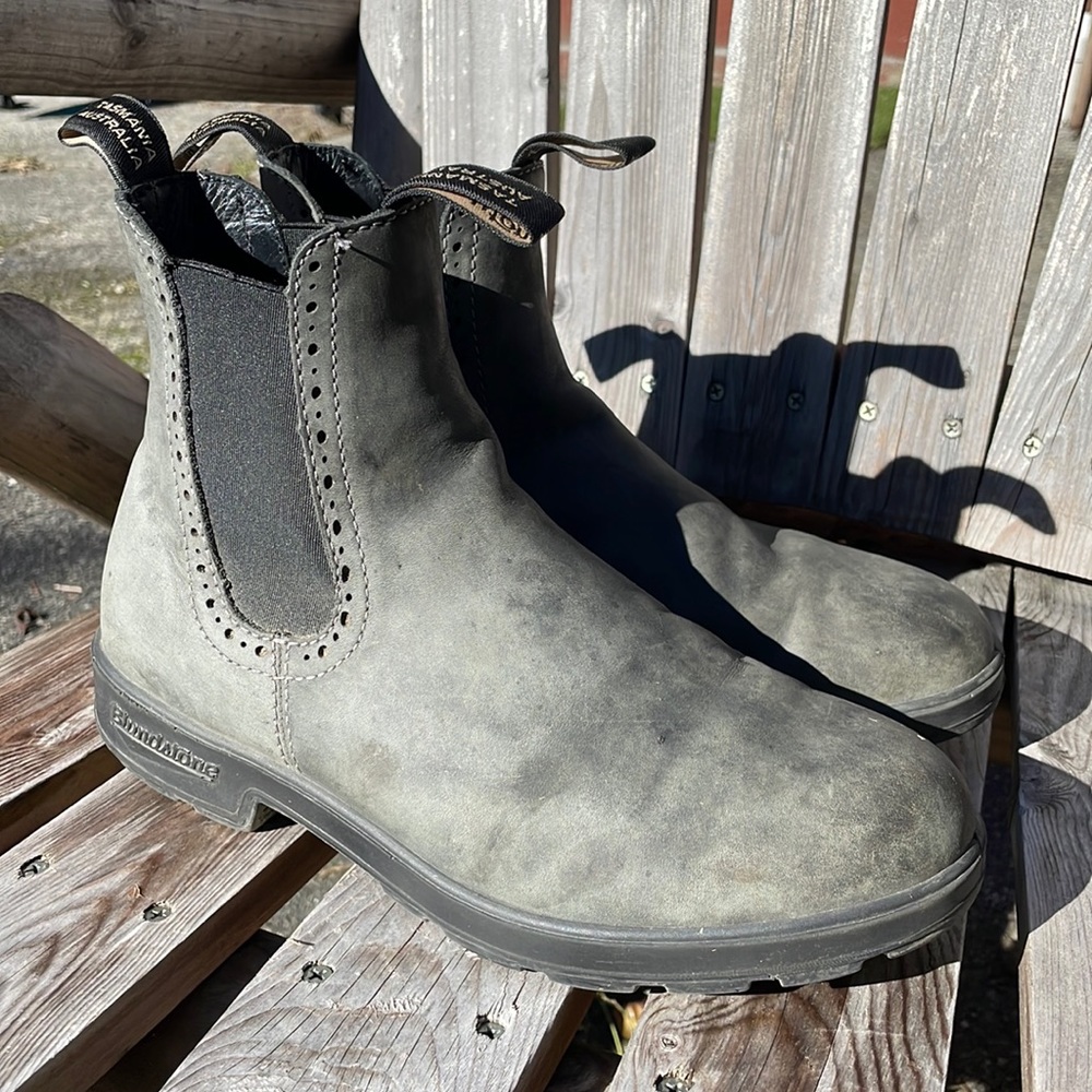 EUC Blundstone #1630 in Rustic Black Nubuck sz. 8.5